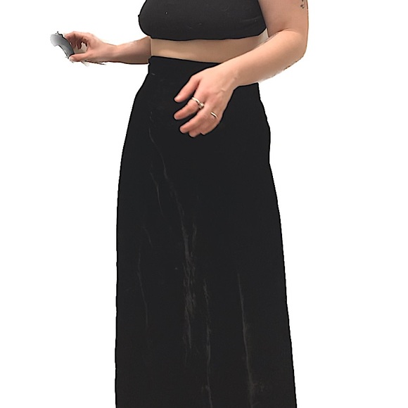 American Vintage Dresses & Skirts - Vintage 70s long velvet black skirt